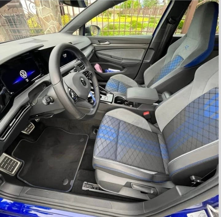Golf 8R (NOLEGGIO)