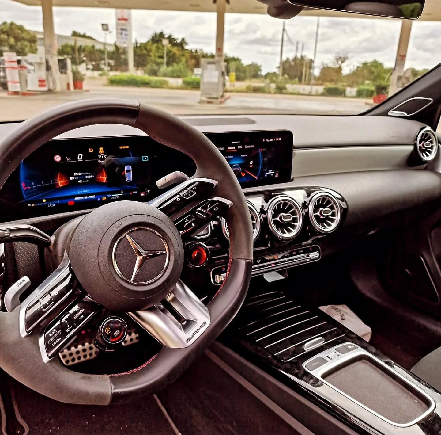 Mercedes A45 AMG (NOLEGGIO)